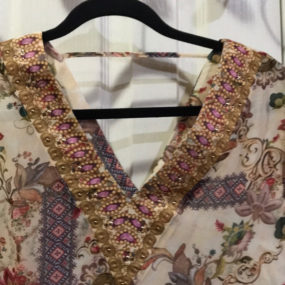 Reba enchanted bloom floral sheer top L. NWT - Picture 3 of 7